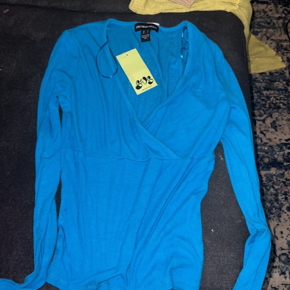 Blue small brand new with tags nwt v-neck ribbed long sleeved women’s top - Picture 6 of 6